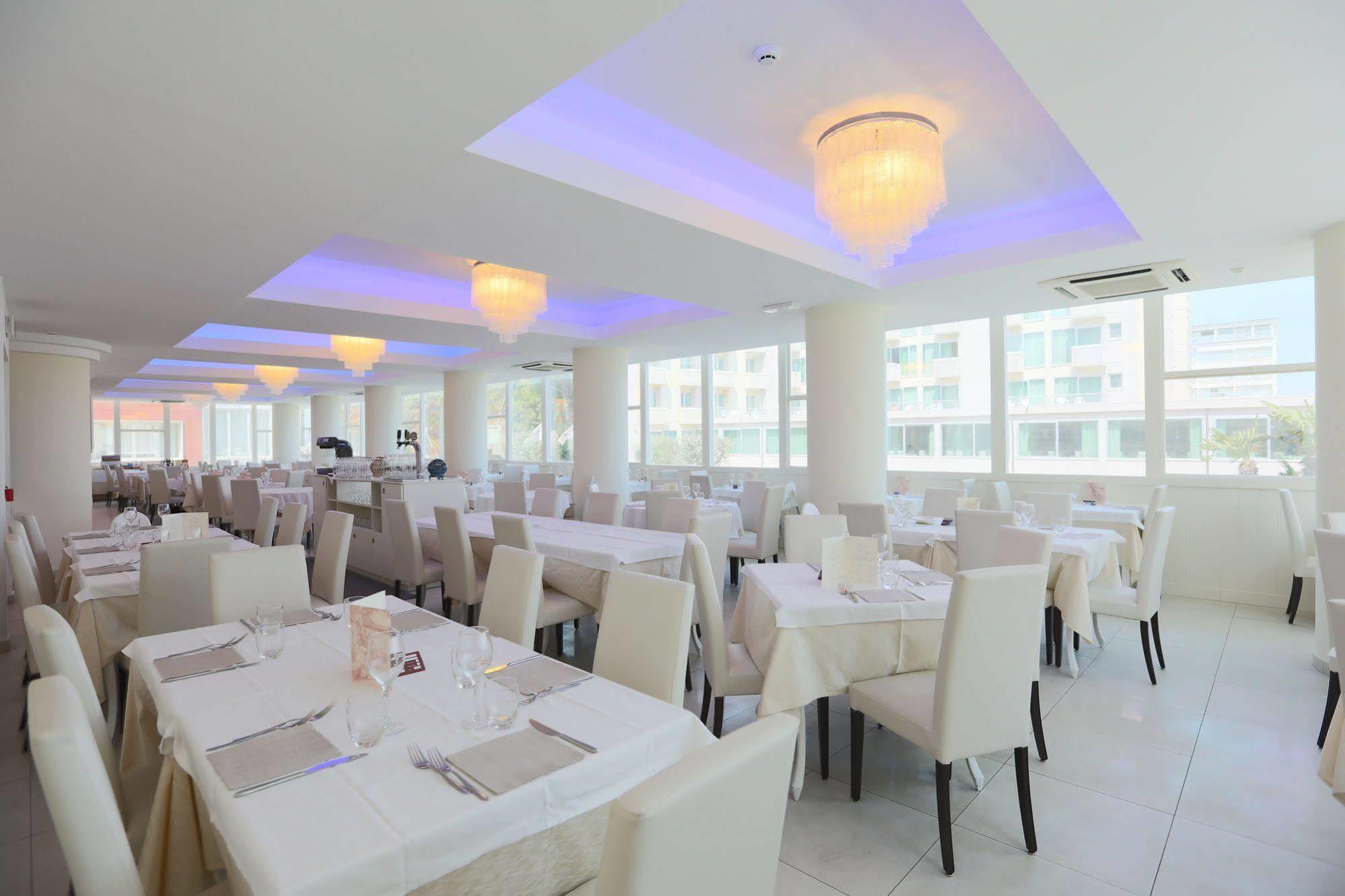 Hotel King - Azzurro Club Milano Marittima Exterior photo